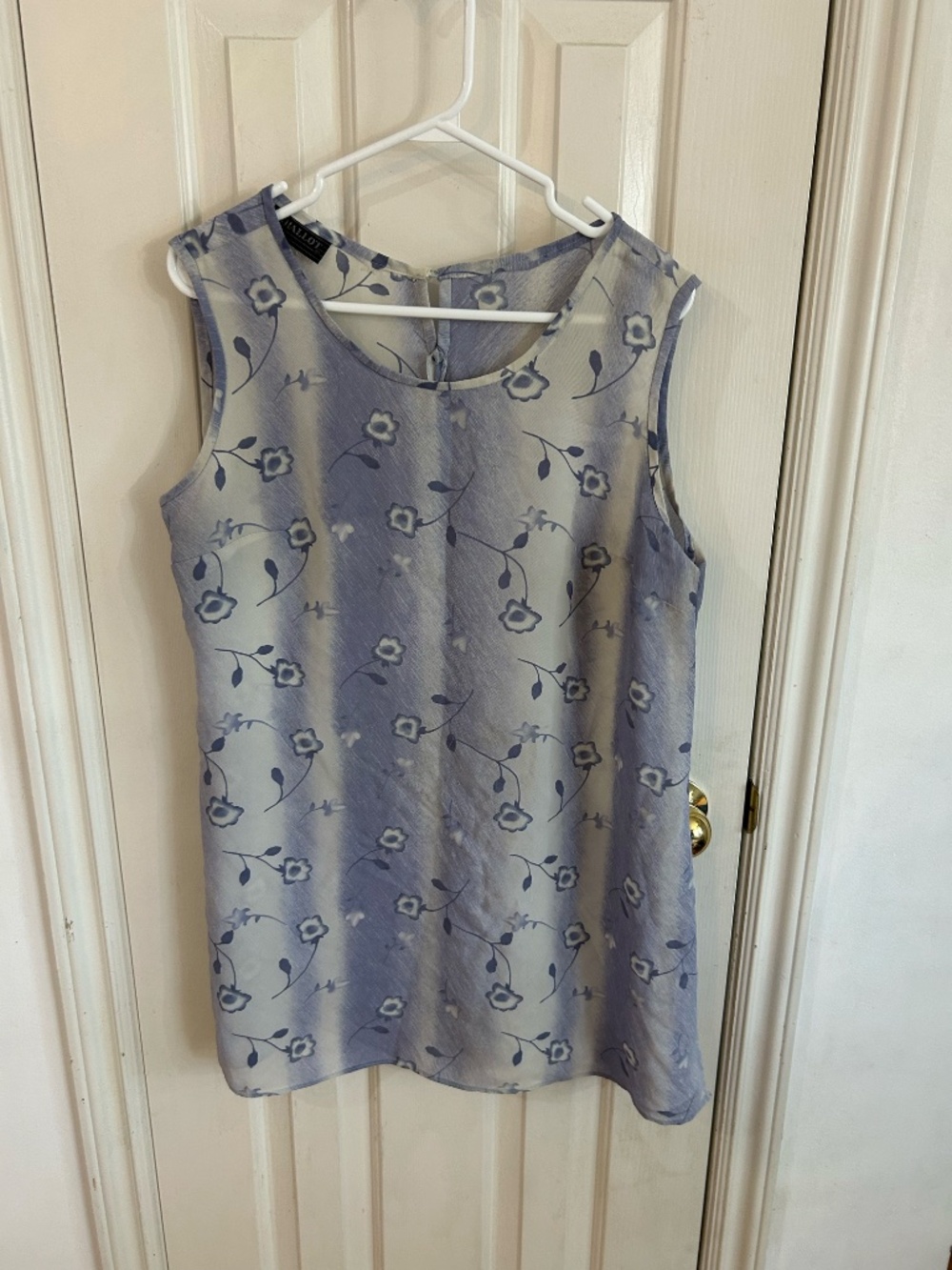 vintage Earlys 90s floral white and blue tunic * accepting offers